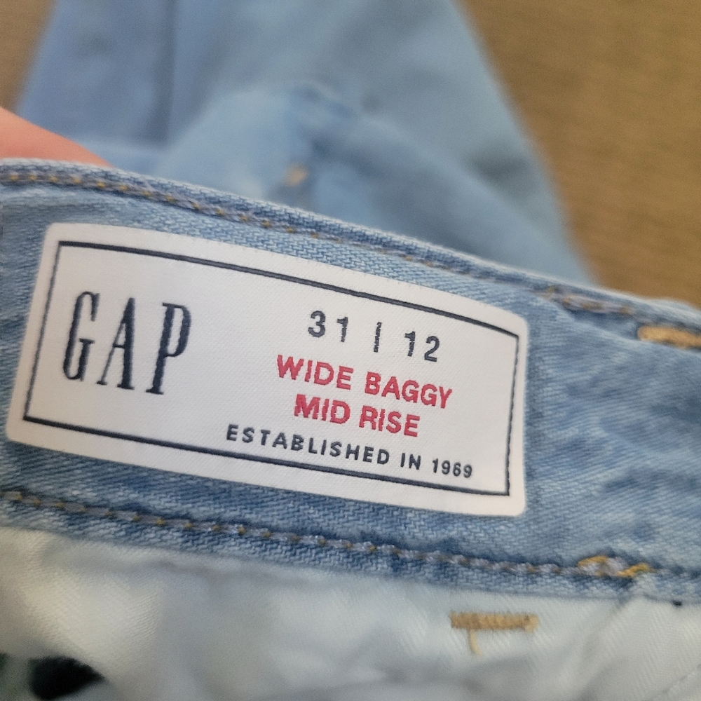 Gap Mid Rise Wide Leg Baggy Cargo Light Jeans, Size 31/12 Loose Fit Pockets. - Picture 2 of 16
